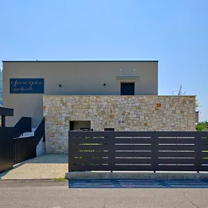 https://apartmentsgarda-aurora-deluxe.hotelinveneto.com